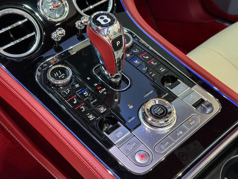 Bentley Continental GT, 2023 — фото 8 из 12