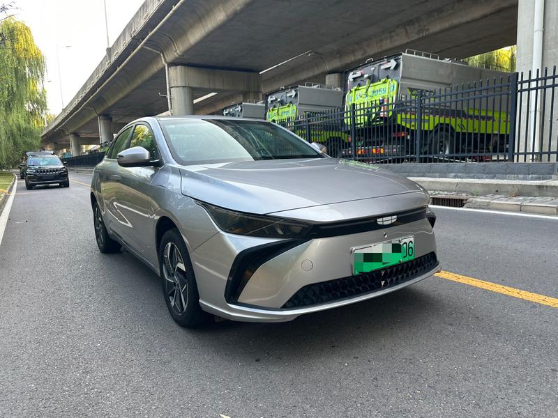 Geely Geometry G6, 2023 — фото 3 из 12