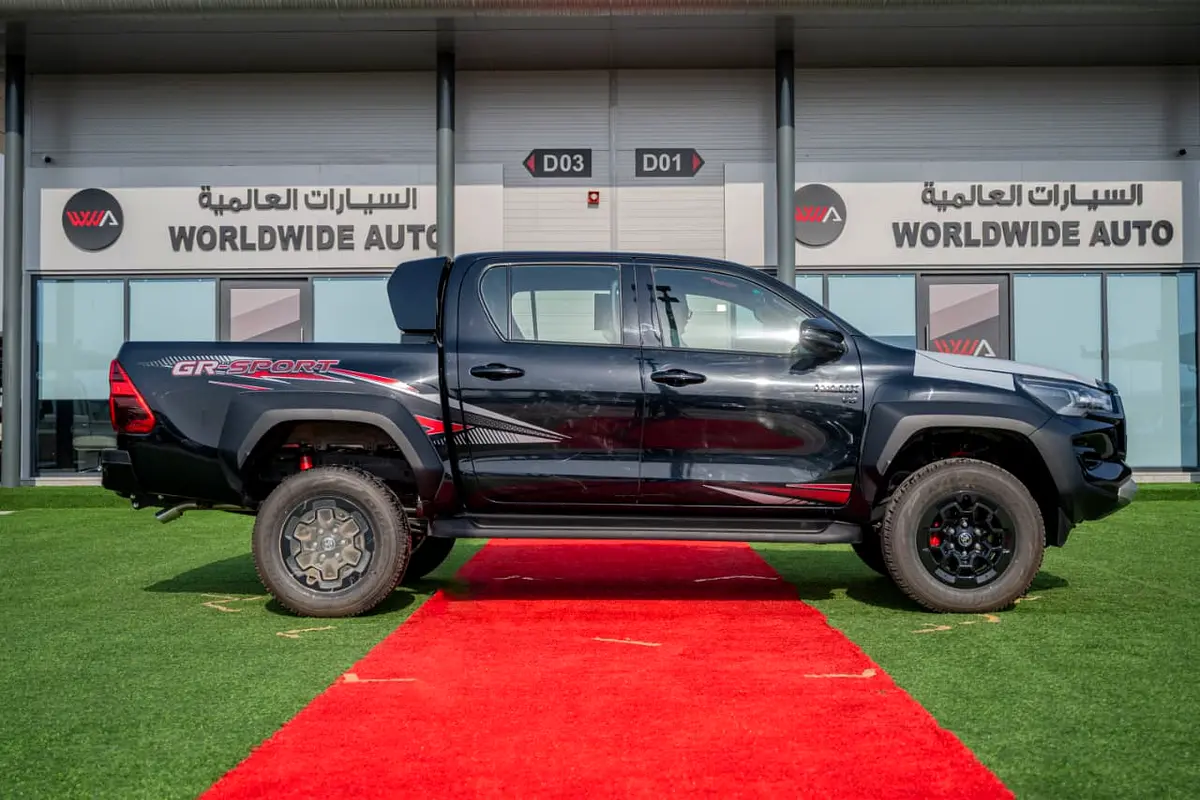 Toyota Hilux, 2026 — фото 2 из 10