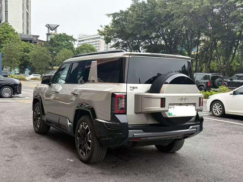 BYD FangChengBao Leopard 8, 2025 — фото 4 из 10