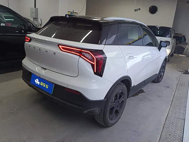 Geely Geometry E Firefly, 2023 — фото 3 из 9