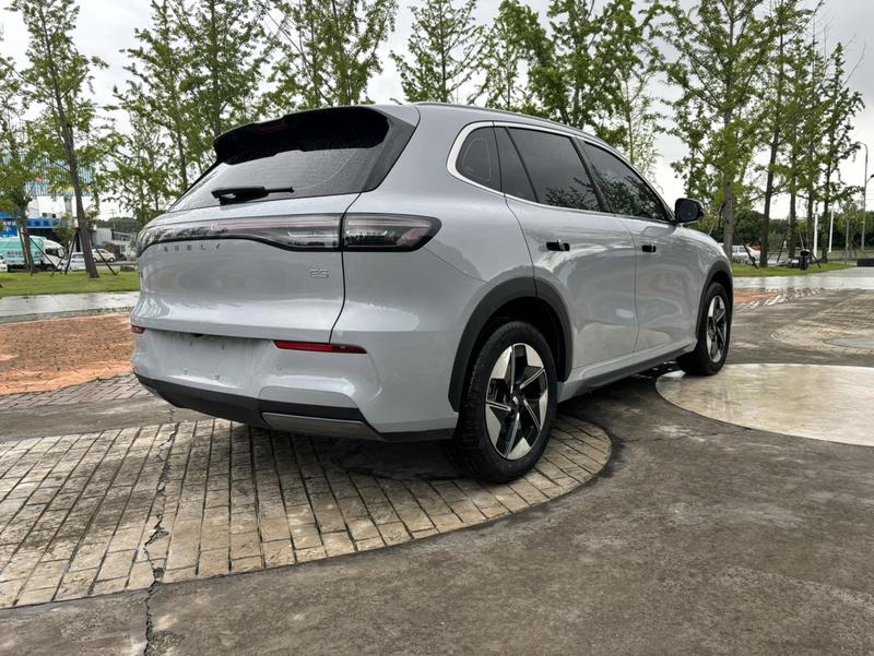 Geely Galaxy E5, 2024 — фото 5 из 9