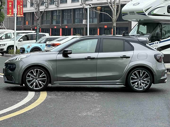 Lynk & Co 02 Hatchback, 2022 — фото 4 из 9