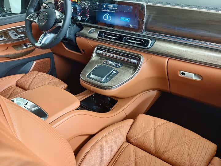Mercedes-Benz V-Class, 2025 — фото 7 из 9