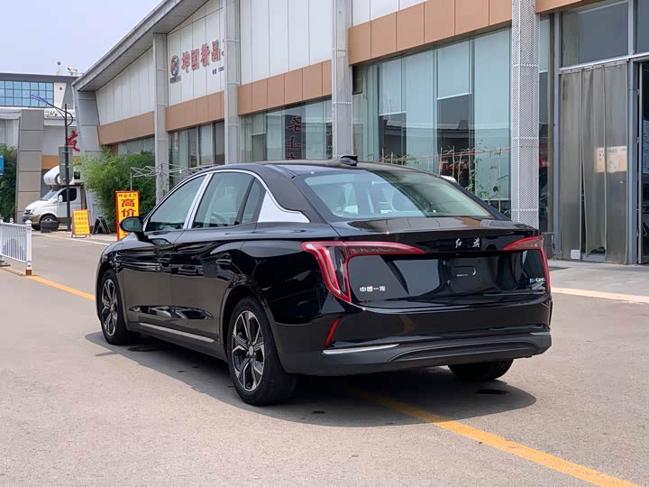 Hongqi E-QM5, 2022 — фото 7 из 9