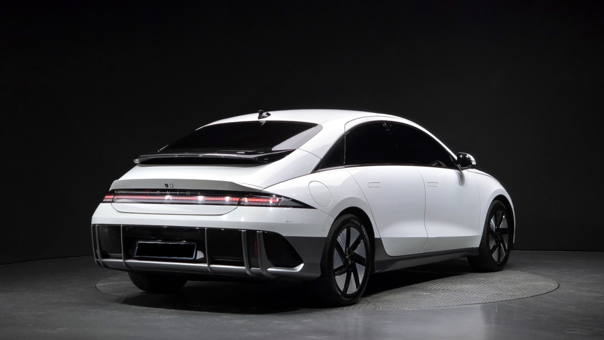 Hyundai Ioniq 6, 2022 — фото 2 из 12
