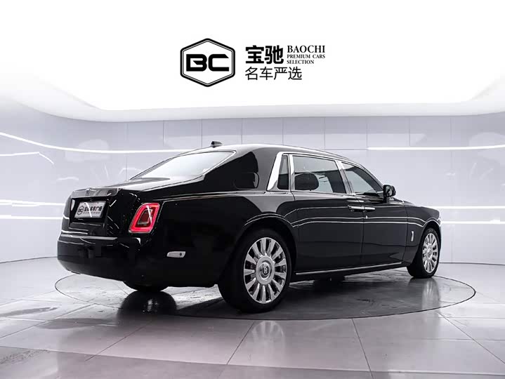Rolls-Royce Phantom, 2022 — фото 3 из 9