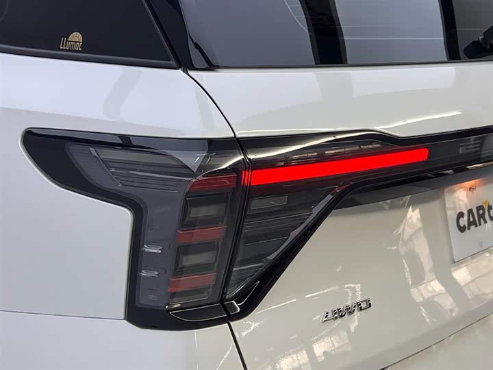 Ford Edge, 2023 — фото 11 из 12