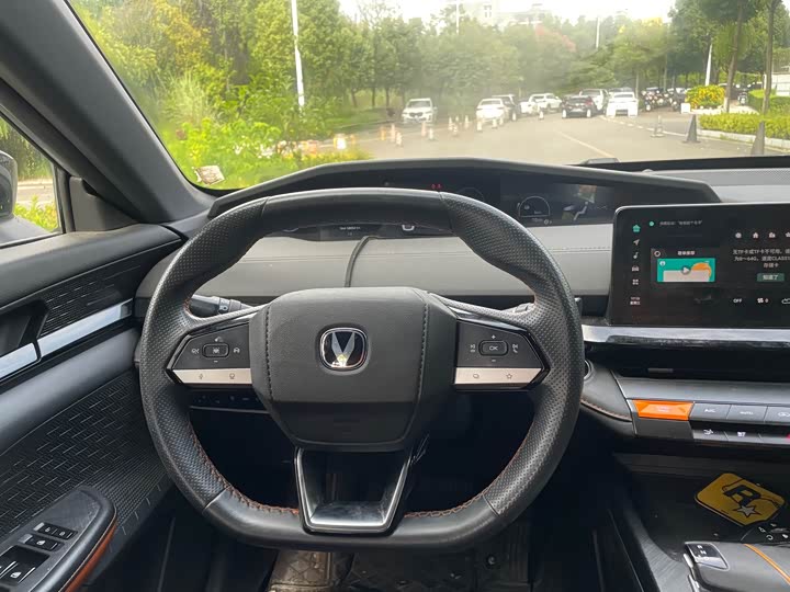 Changan UNI-V Hybrid, 2023 — фото 4 из 9