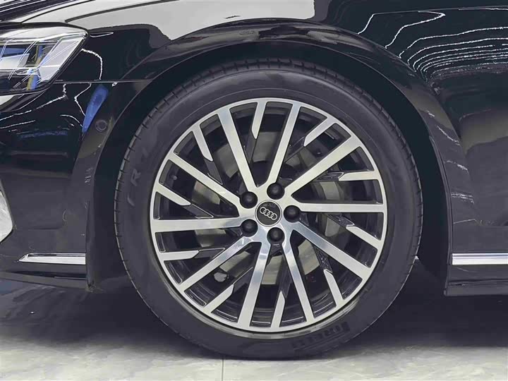 Audi A8, 2023 — фото 4 из 9