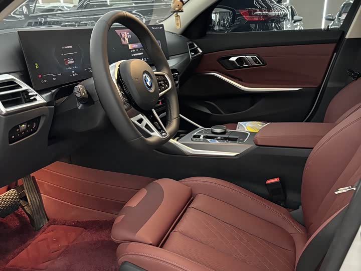 BMW i3, 2025 — фото 5 из 7