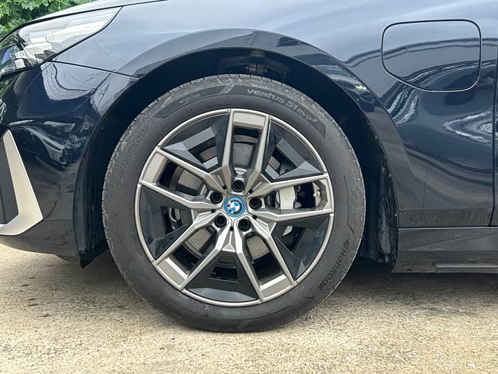 BMW i5, 2025 — фото 6 из 9