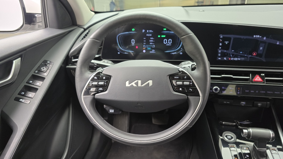 Kia Niro, 2023 — фото 12 из 12
