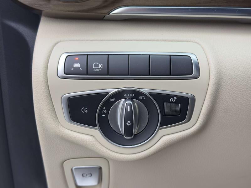 Mercedes-Benz V-Class, 2022 — фото 9 из 12
