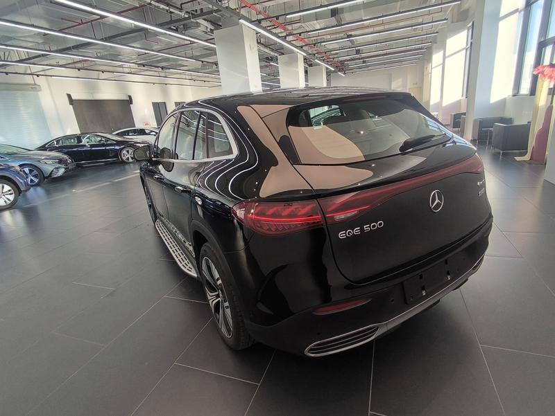 Mercedes-Benz EQE SUV, 2025 — фото 4 из 12