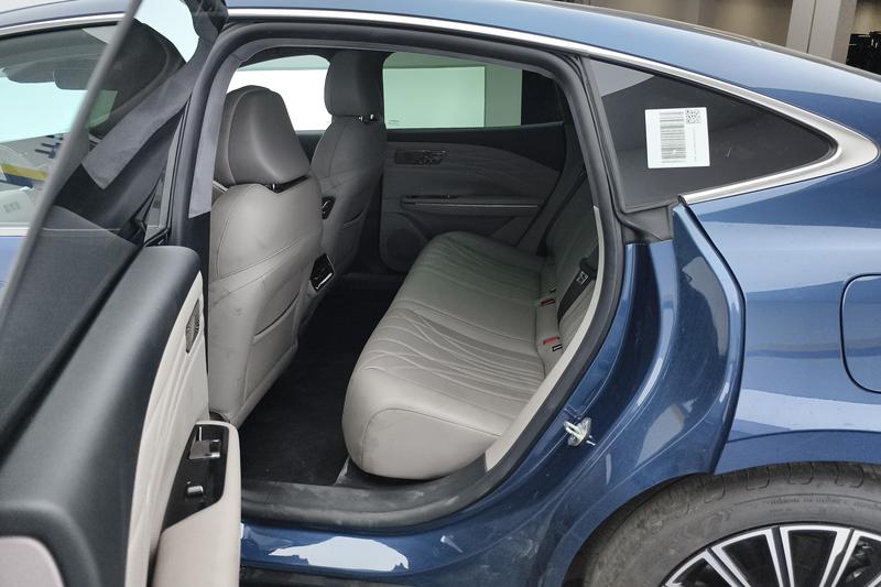 Geely Galaxy Starshine 8 EM-i, 2024 — фото 11 из 12