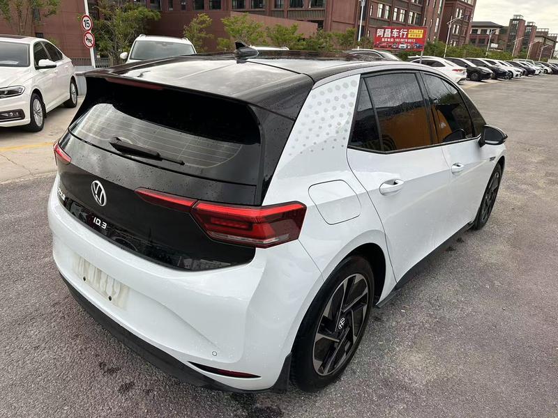 Volkswagen ID.3, 2023 — фото 5 из 8