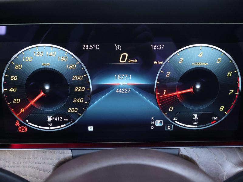 Mercedes-Benz E-Class, 2023 — фото 11 из 12
