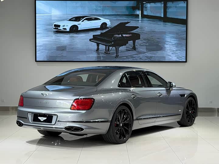 Bentley Flying Spur, 2024 — фото 5 из 9