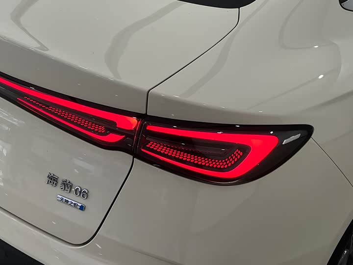 BYD Seal 06 Hybrid/EV, 2025 — фото 6 из 9