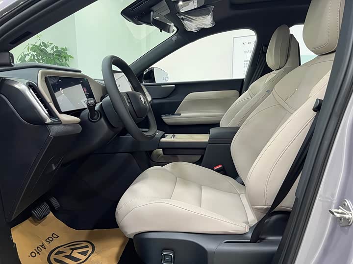 Volvo XC70 Hybrid, 2025 — фото 9 из 9