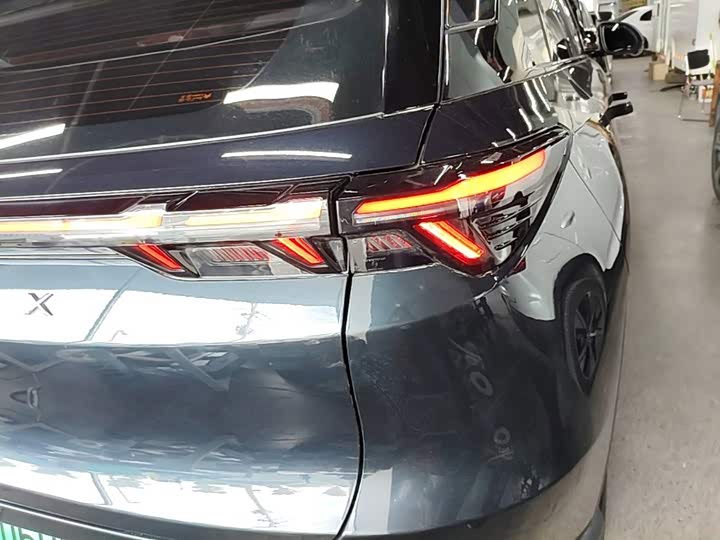 BAIC Arcfox Alpha T5, 2024 — фото 8 из 9