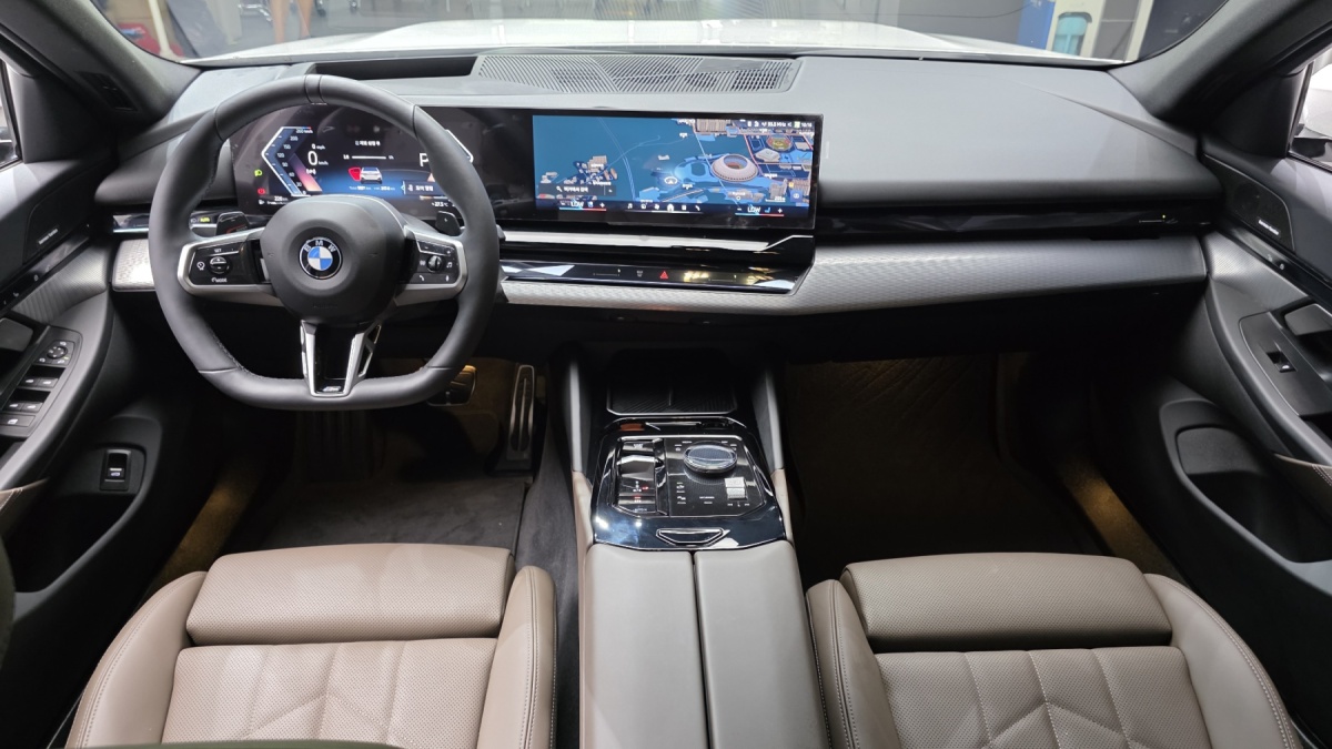BMW 5 Series, 2025 — фото 7 из 12