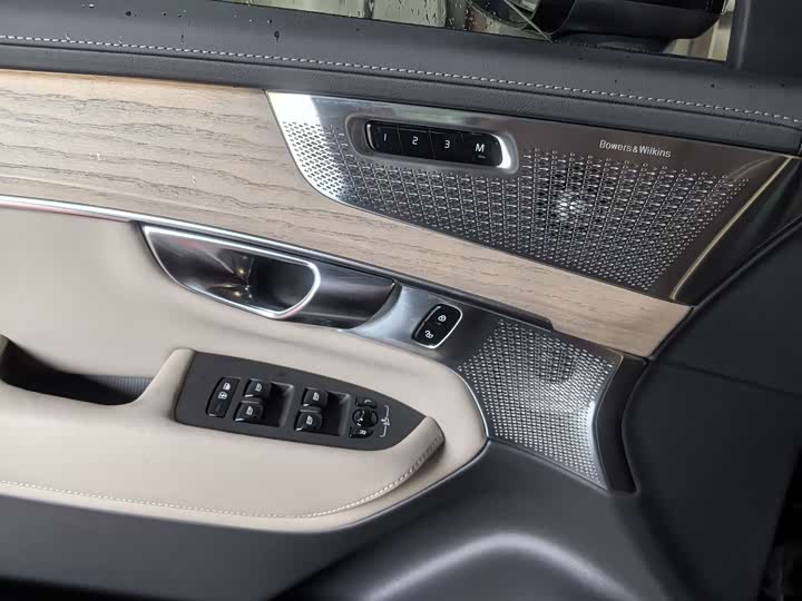 Volvo XC90 Hybrid, 2025 — фото 9 из 9