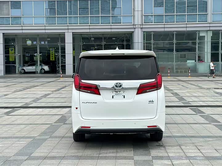 Toyota Alphard, 2022 — фото 7 из 12