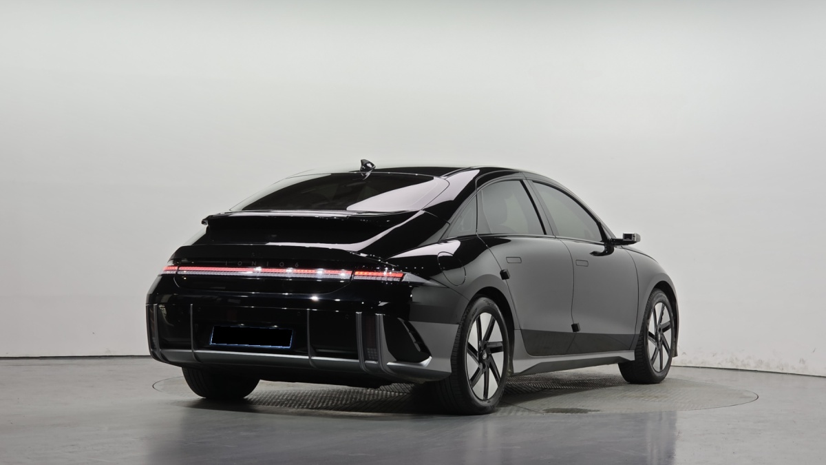 Hyundai Ioniq 6, 2023 — фото 2 из 12