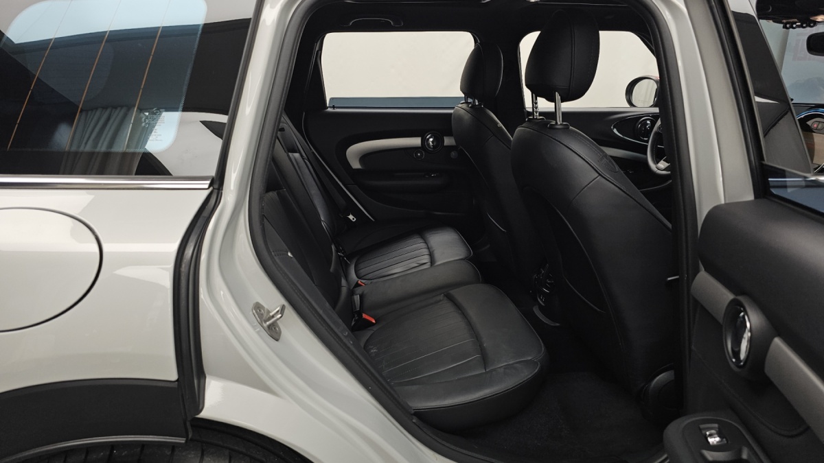 Mini Clubman, 2023 — фото 12 из 12