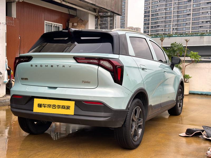 Geely Geometry E Firefly, 2023 — фото 5 из 10