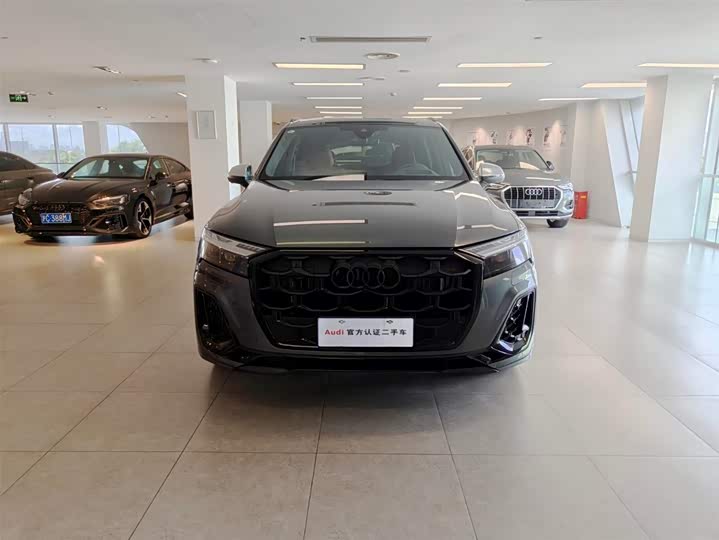 Audi SQ7, 2025 — фото 2 из 9