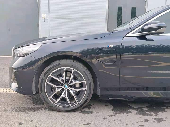 BMW i5, 2025 — фото 5 из 9
