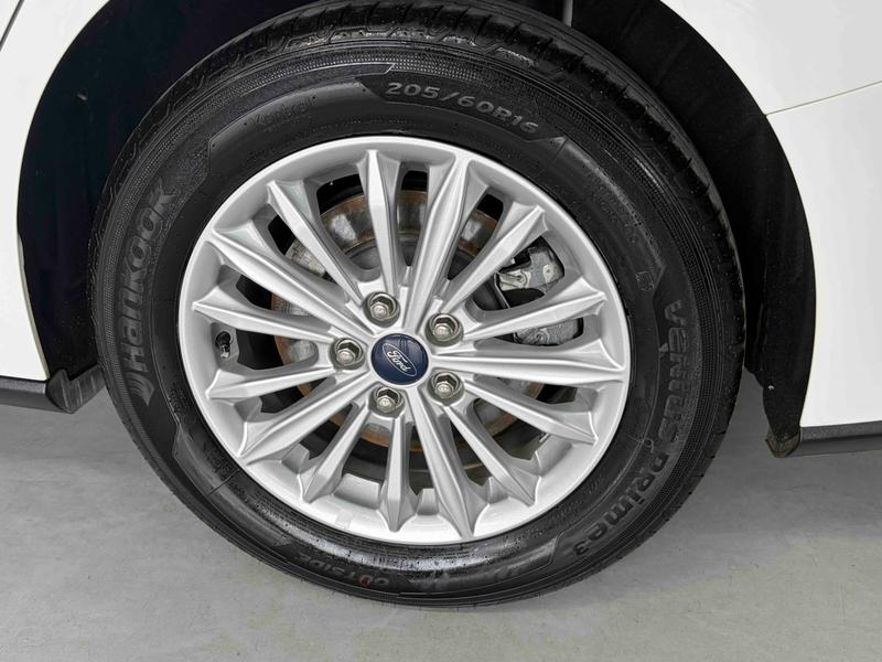Ford Focus, 2022 — фото 9 из 12