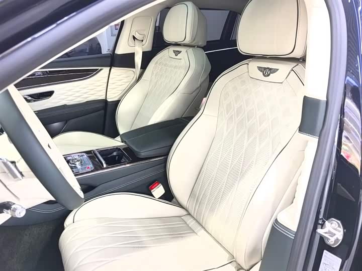 Bentley Flying Spur Hybrid, 2022 — фото 5 из 7