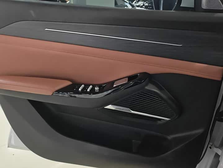 Geely Galaxy L6, 2025 — фото 7 из 9