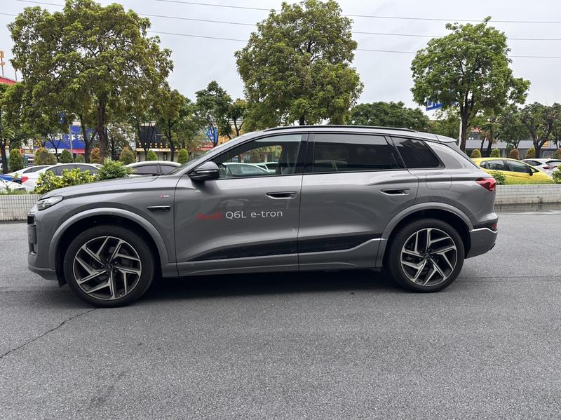 Audi Q6L e-tron, 2025 — фото 3 из 9