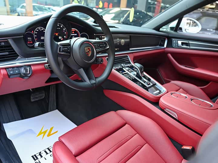 Porsche Panamera, 2023 — фото 8 из 9
