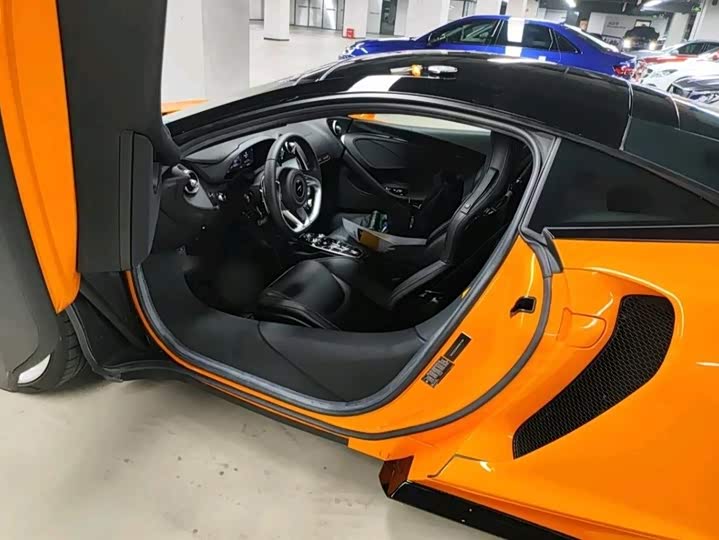 McLaren GT, 2021 — фото 7 из 9