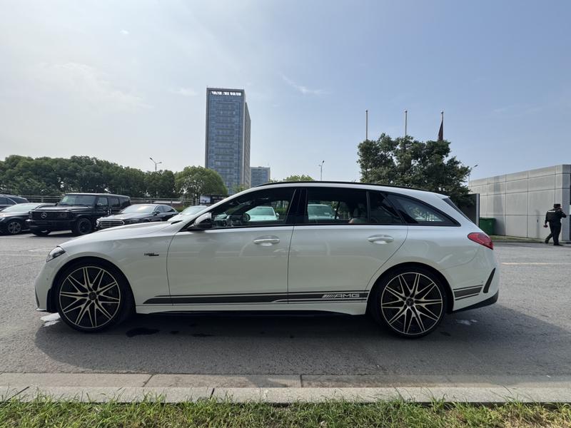 Mercedes-Benz C-Class AMG, 2025 — фото 4 из 12