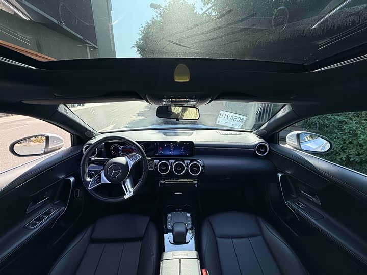 Mercedes-Benz A-Class, 2023 — фото 4 из 9