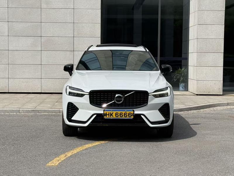Volvo XC60, 2022 — фото 2 из 12