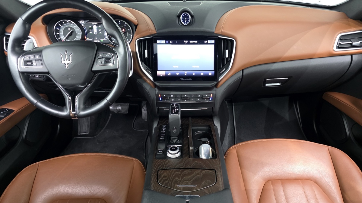 Maserati Ghibli, 2022 — фото 7 из 12