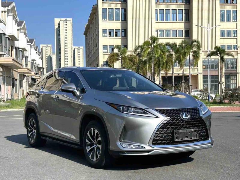 Lexus RX, 2022 — фото 3 из 10