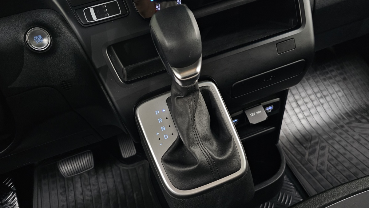 Hyundai Staria, 2025 — фото 8 из 12
