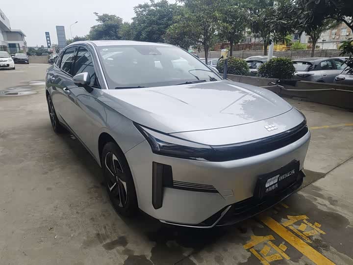 Geely Galaxy L6, 2024 — фото 3 из 9