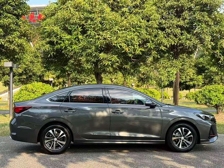Changan Eado Plus, 2022 — фото 7 из 9