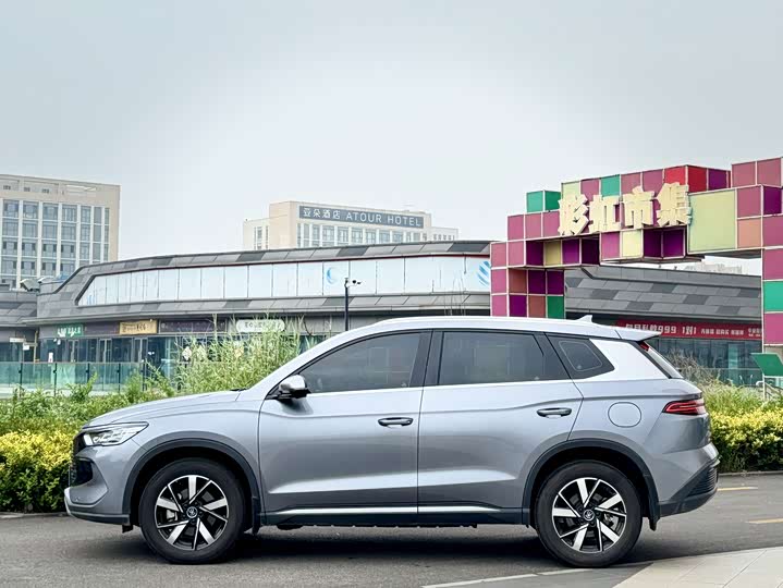 BYD Song Pro Hybrid, 2024 — фото 5 из 9