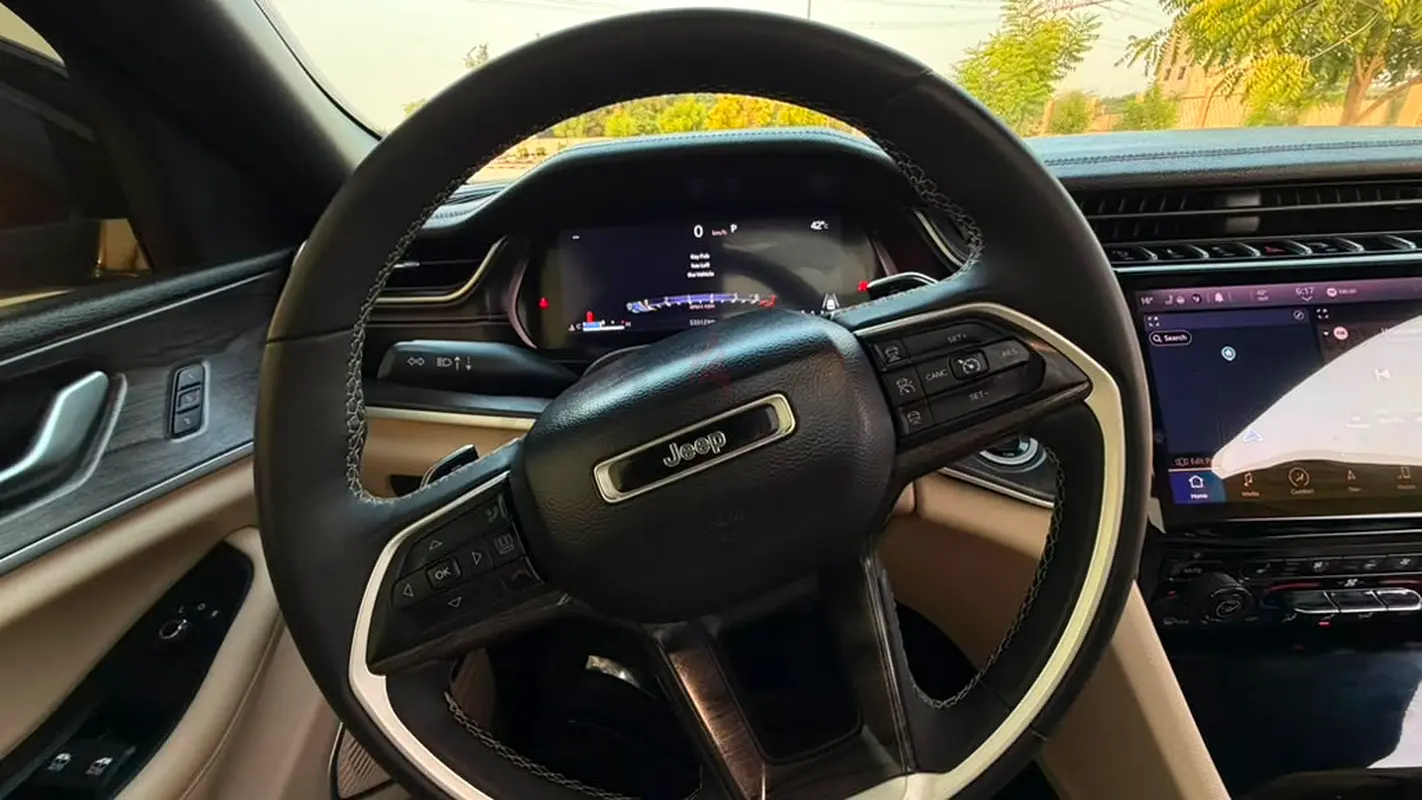 Jeep Grand Cherokee L, 2023 — фото 3 из 10